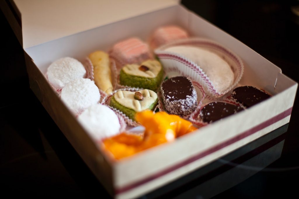 open cake box